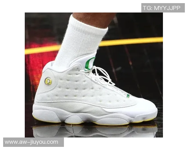 不打球也能秀鞋PJ塔克晒布克限量球鞋引发热议